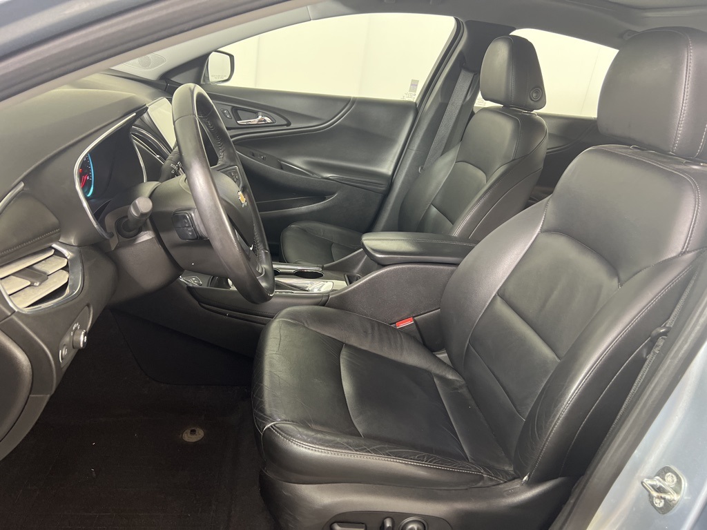 2017 Chevrolet Malibu 1LT photo 5