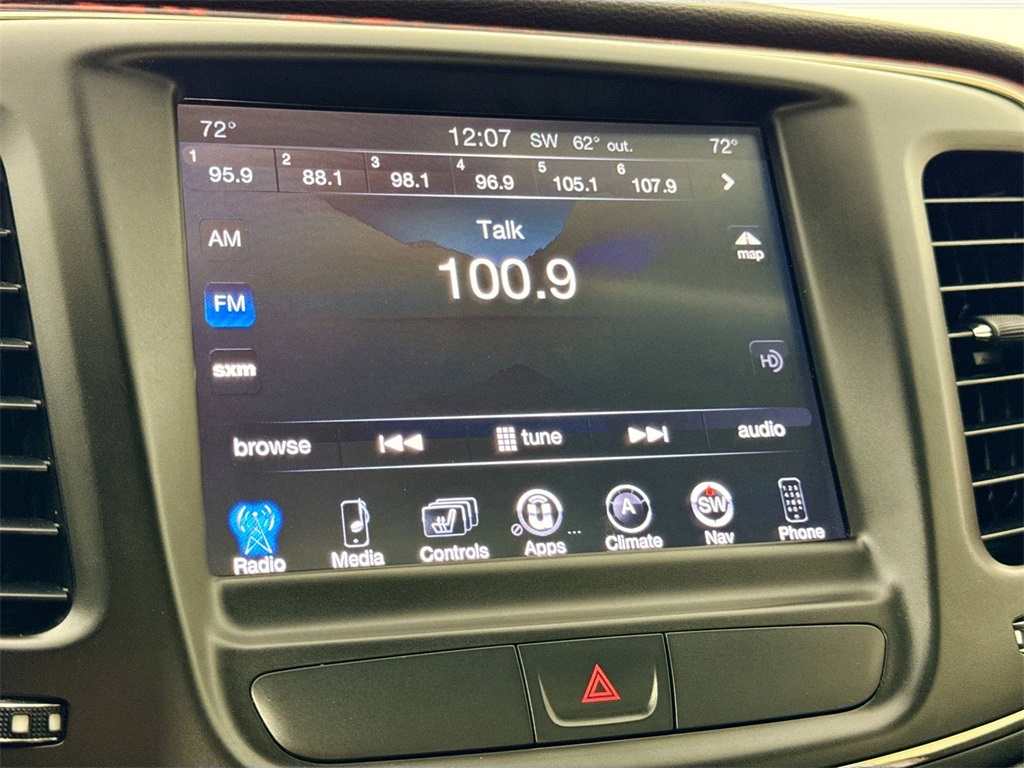 2015 Chrysler 200 C photo 22
