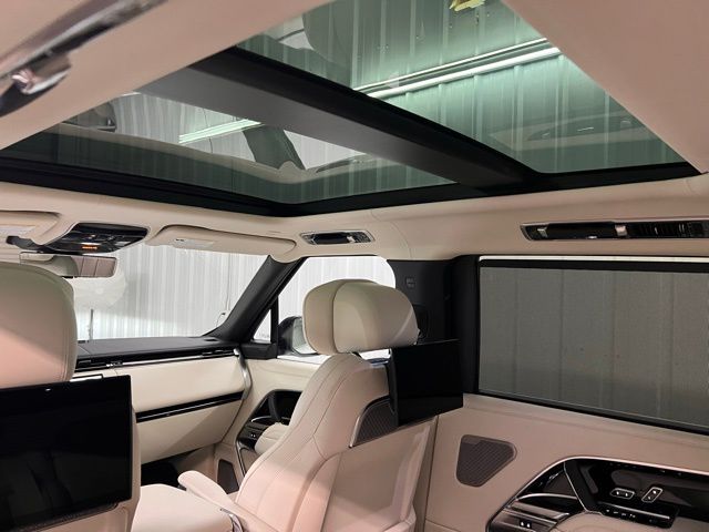 2025 Land Rover Range Rover Autobiography photo 28