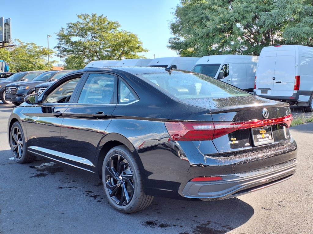 2025 Volkswagen Jetta SE photo 6
