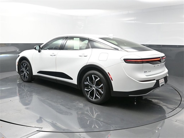 2025 Toyota Crown XLE photo 4