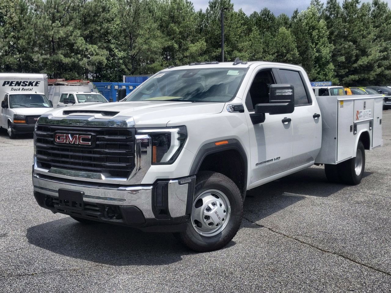 2024 GMC Sierra 3500 Chassis Cab Pro's photo