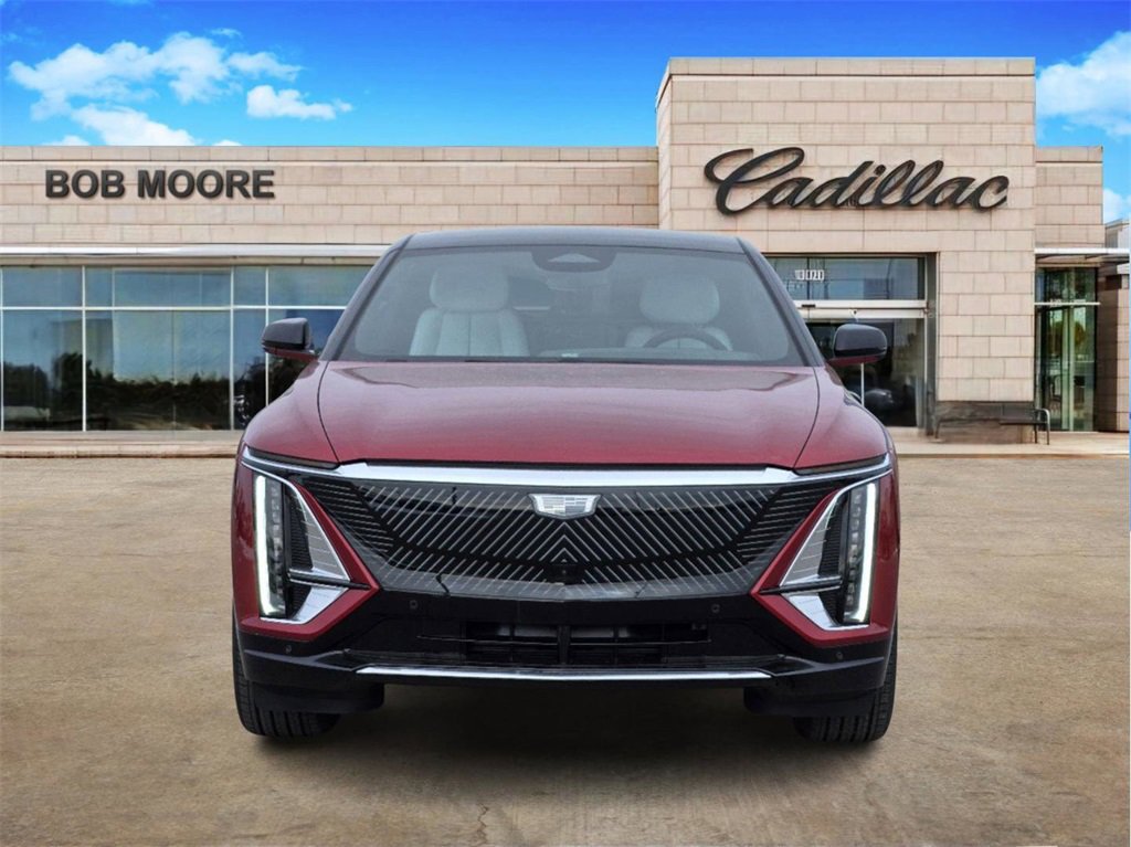2025 Cadillac Lyriq Luxury photo 2