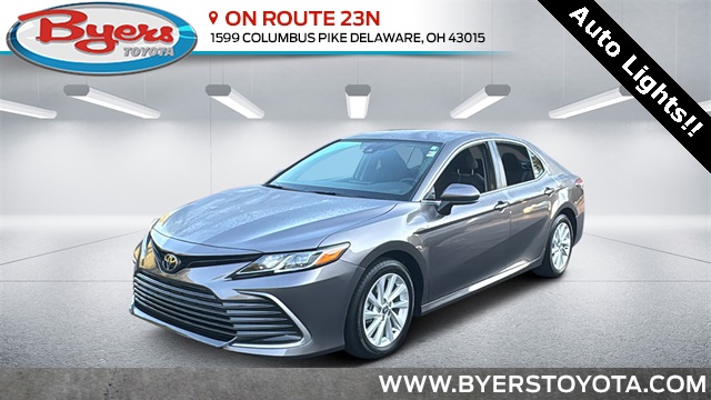 2024 Toyota Camry LE's photo