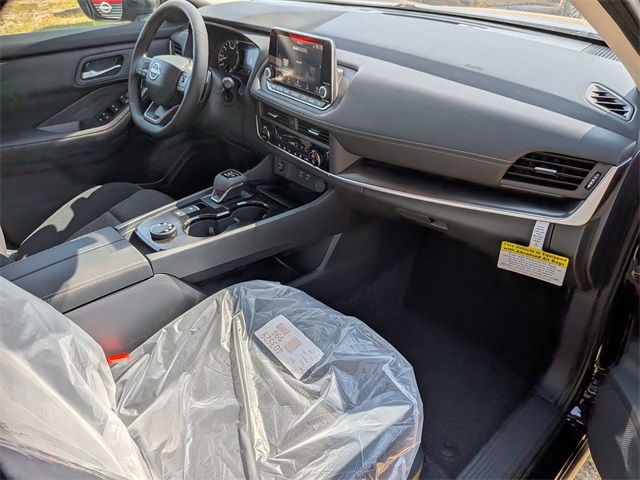 2026 Nissan Rogue SV photo 17