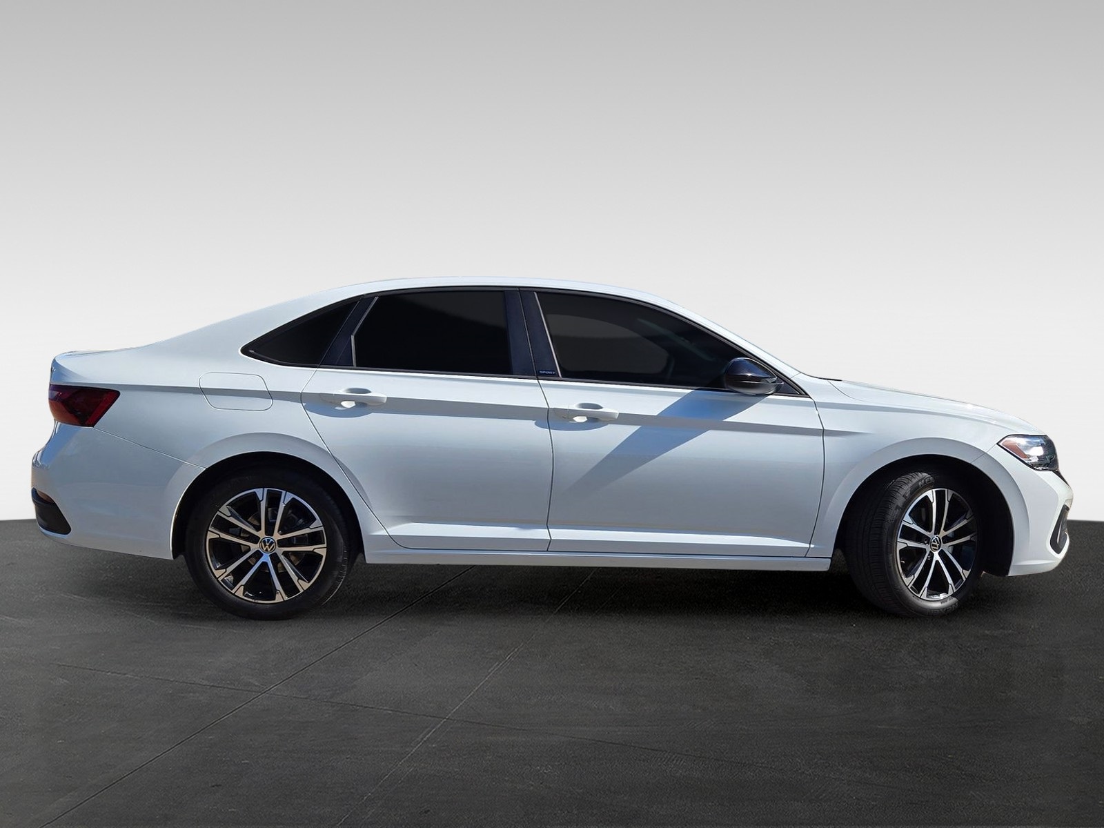 2024 Volkswagen Jetta 1.5T Sport photo 3