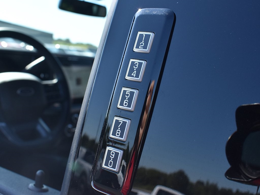 2026 Ford F-350 Lariat photo 16