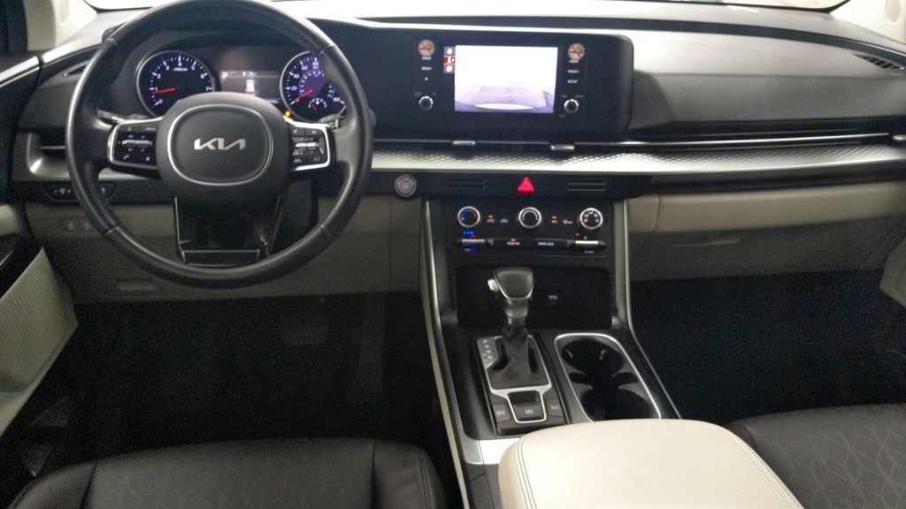 2024 Kia Carnival LX photo 26