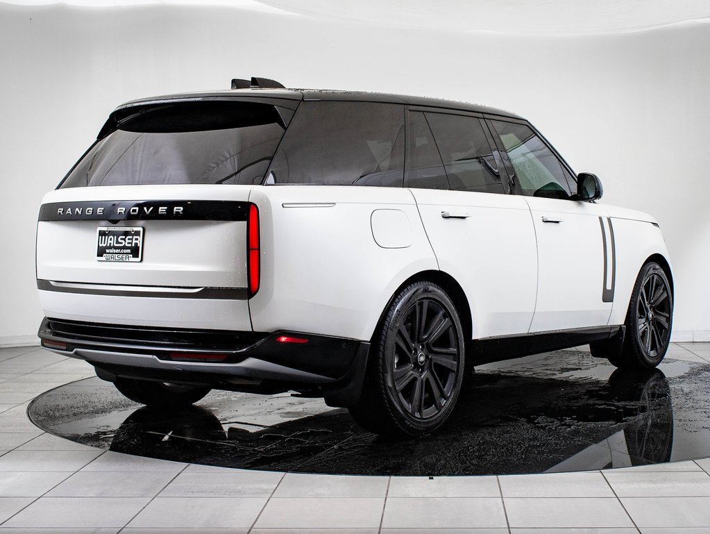 2022 Land Rover Range Rover SE photo 10