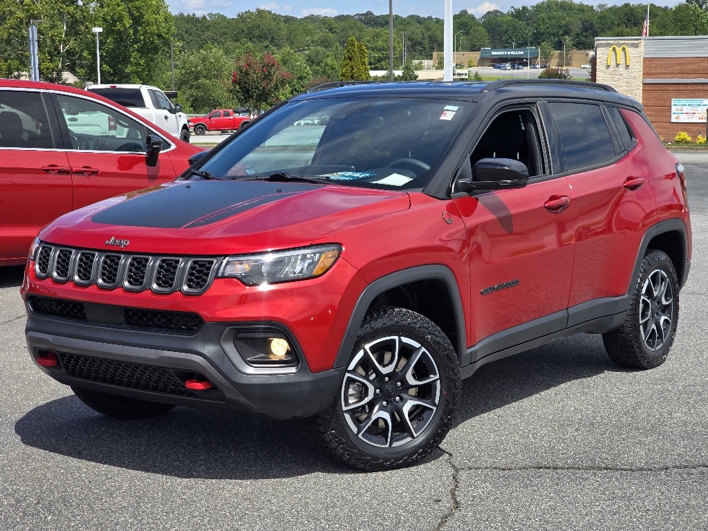 2024 Jeep Compass Trailhawk photo 2