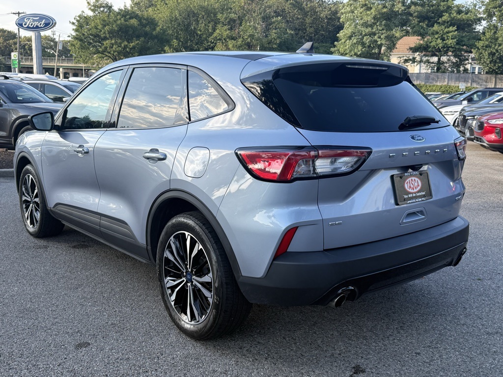 2022 Ford Escape SE photo 8