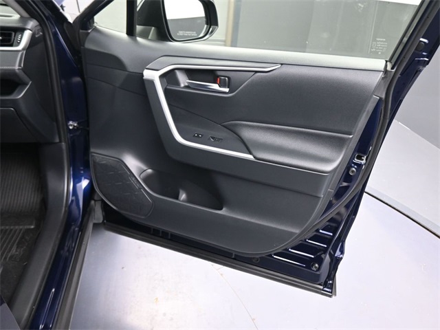 2023 Toyota RAV4 Hybrid XLE Premium photo 4