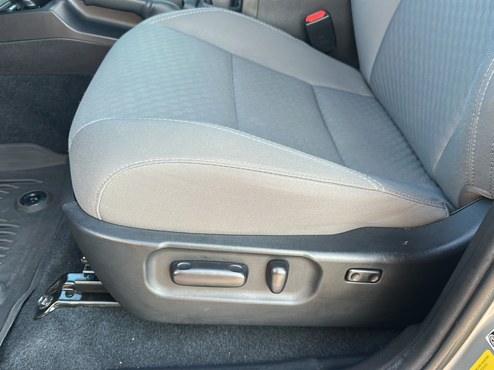 2022 Toyota Tacoma SR5 photo 5