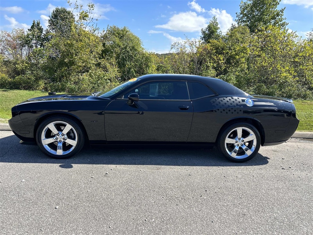 2014 Dodge Challenger R/T photo 4