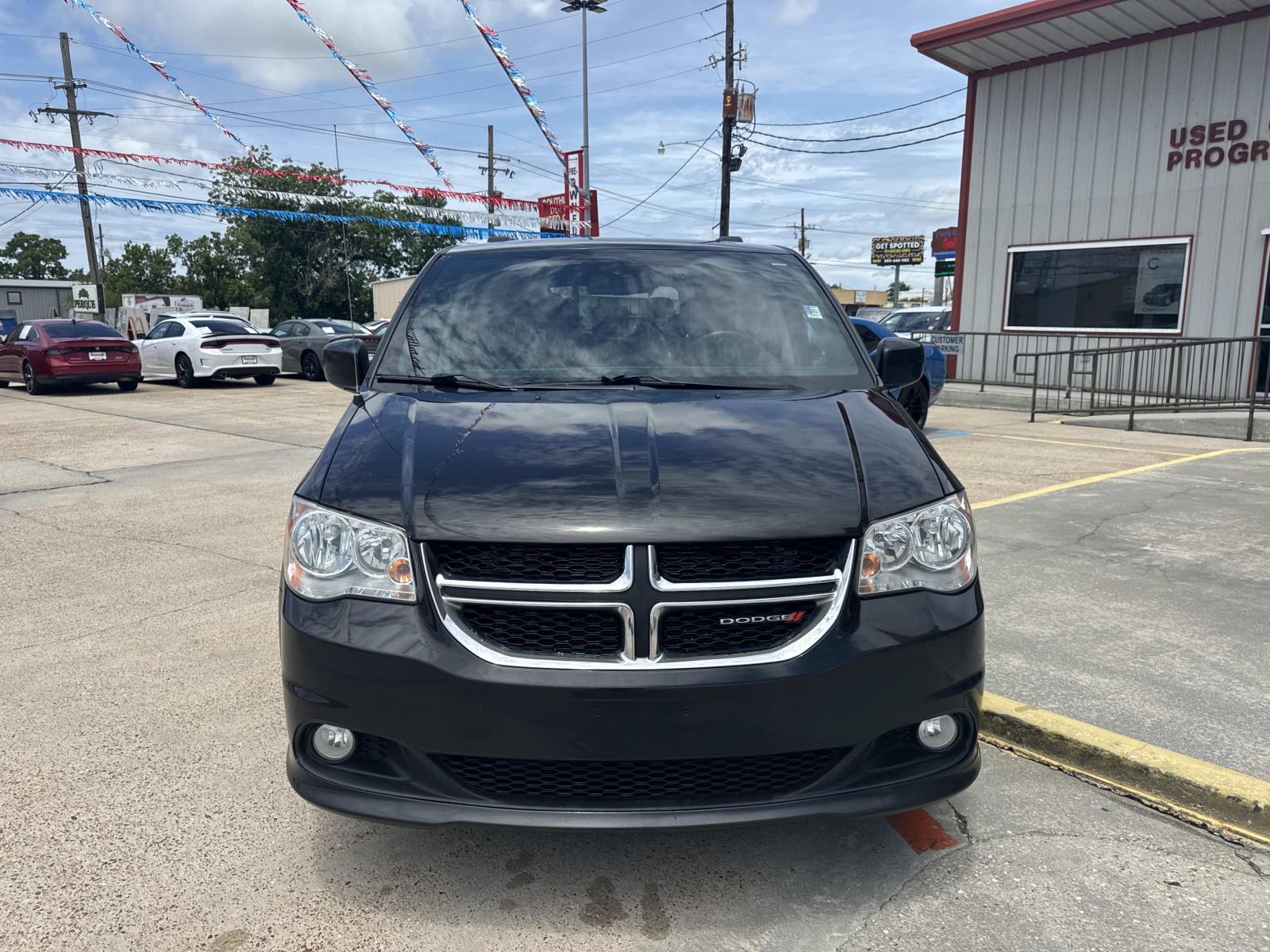 Used 2019 Dodge Grand Caravan SXT with VIN 2C4RDGCG0KR600359 for sale in Houma, LA