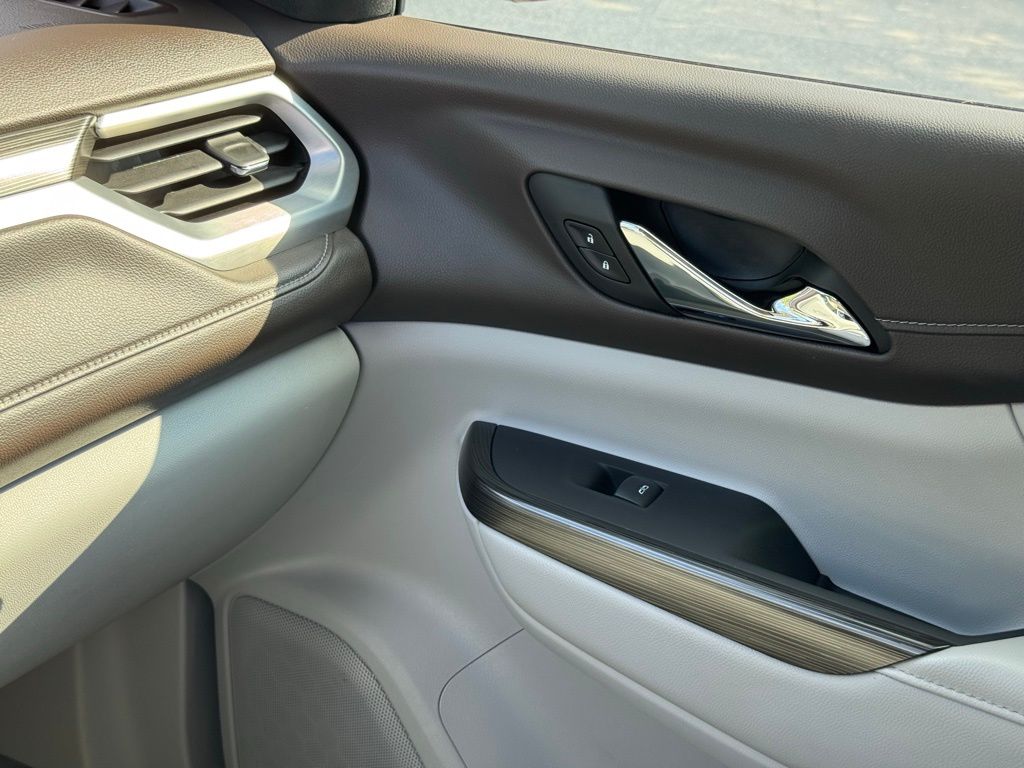 2023 Gmc Acadia SLT photo 39