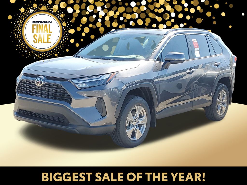 2025 Toyota RAV4 XLE's photo