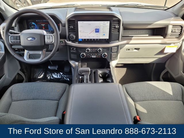 2025 Ford F-150 Lightning XLT photo 10
