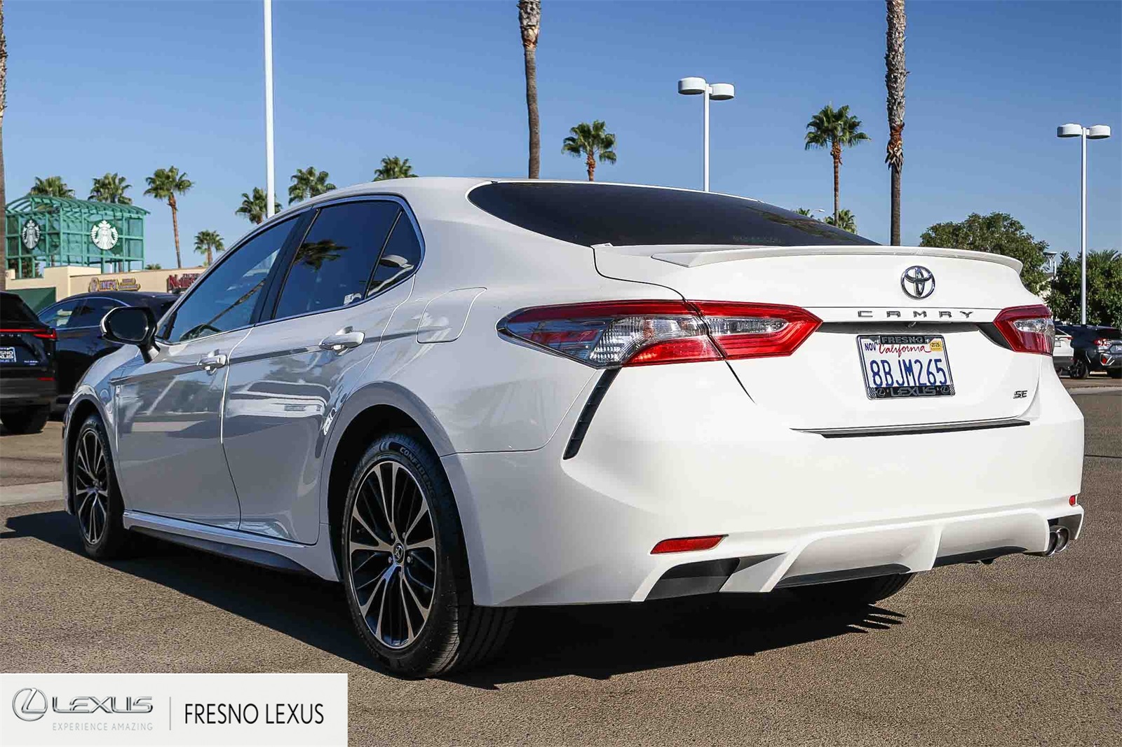 2018 Toyota Camry SE photo 3