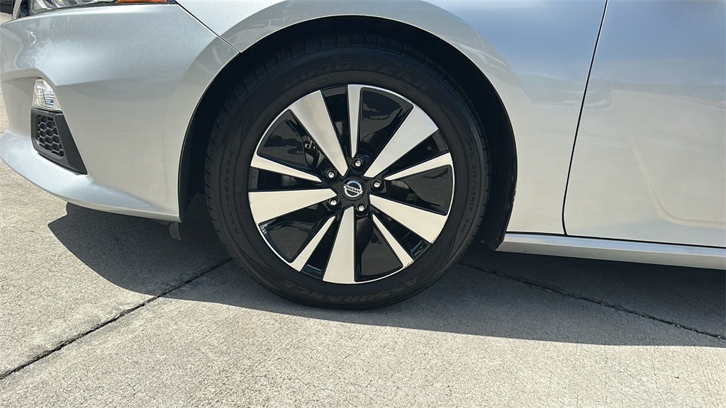 2022 Nissan Altima 2.5 SV photo 11