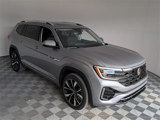 2026 Volkswagen Atlas SEL Premium R-Line photo 2
