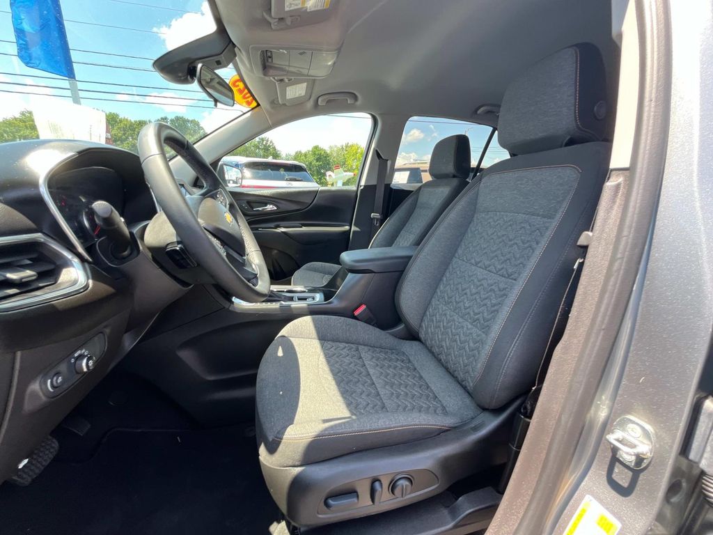2023 Chevrolet Equinox LT photo 10
