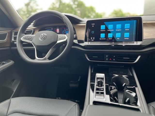 2025 Volkswagen Atlas SE Technology photo 4
