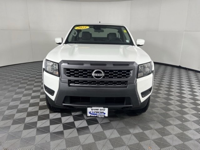 2025 Nissan Frontier SV photo 2