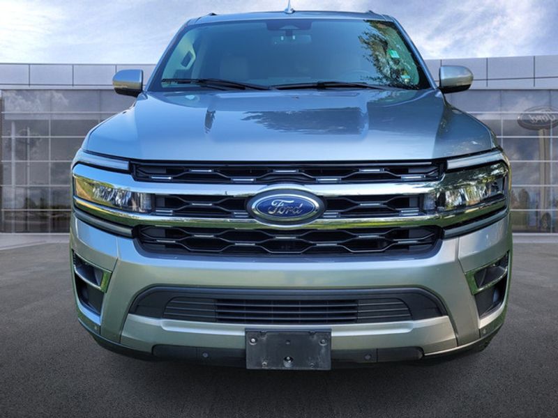 2023 Ford Expedition MAX Limited photo 2