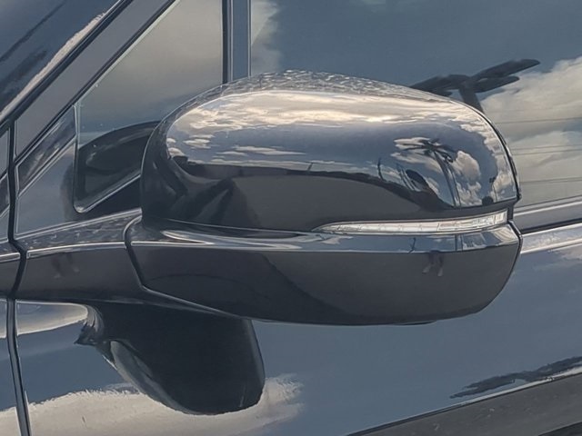 2025 Honda Ridgeline Black Edition photo 8