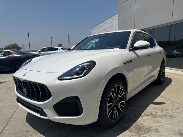 2025 Maserati Grecale photo 3