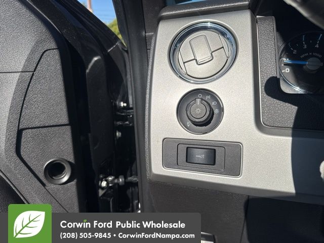 2013 Ford F-150 Lariat photo 18