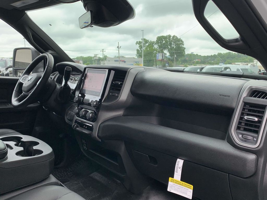 2025 Ram 2500 Tradesman photo 13