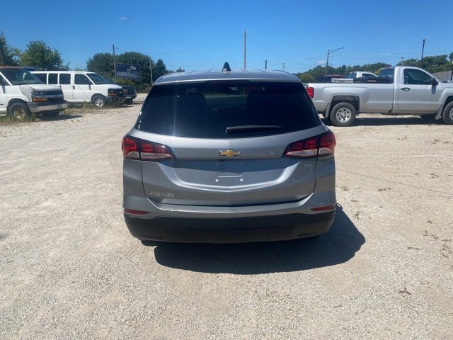 2023 Chevrolet Equinox LS photo 3