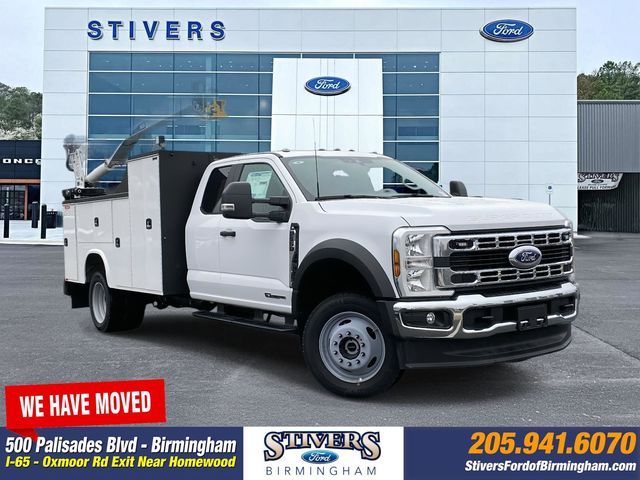 2026 Ford F-550 Super Duty Chassis Cab XL's photo