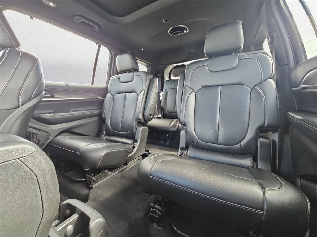2024 Jeep Grand Cherokee Limited photo 7