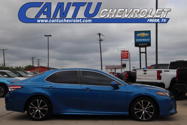 2020 Toyota Camry SE