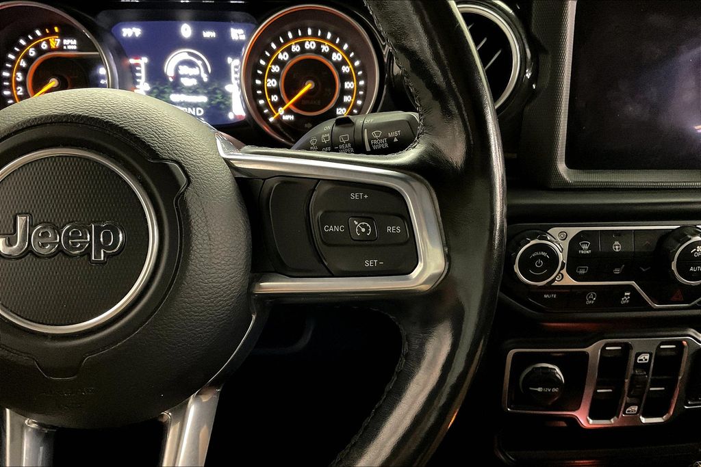2021 Jeep Wrangler Unlimited Sahara Altitude photo 19
