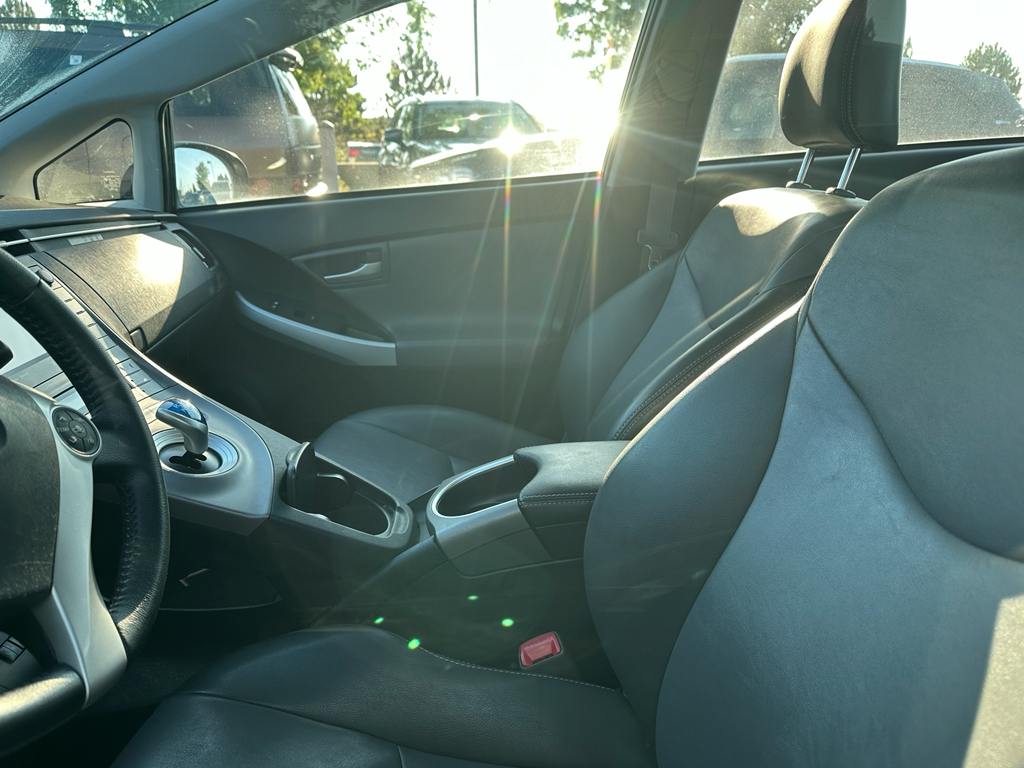 2013 Toyota Prius Four photo 2