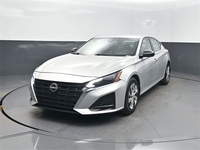 2024 Nissan Altima S's photo