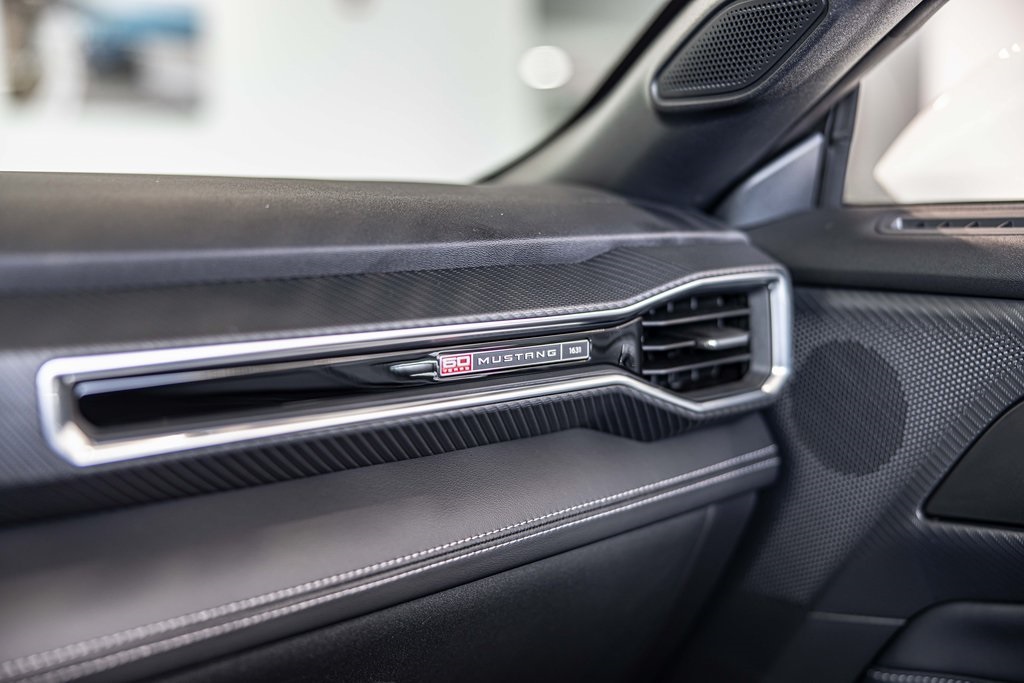 2025 FORD MUSTANG - Image 30