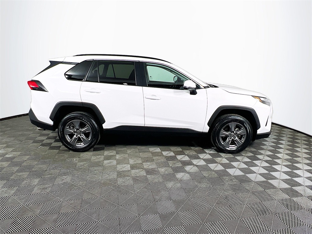 2024 Toyota RAV4 XLE photo 6