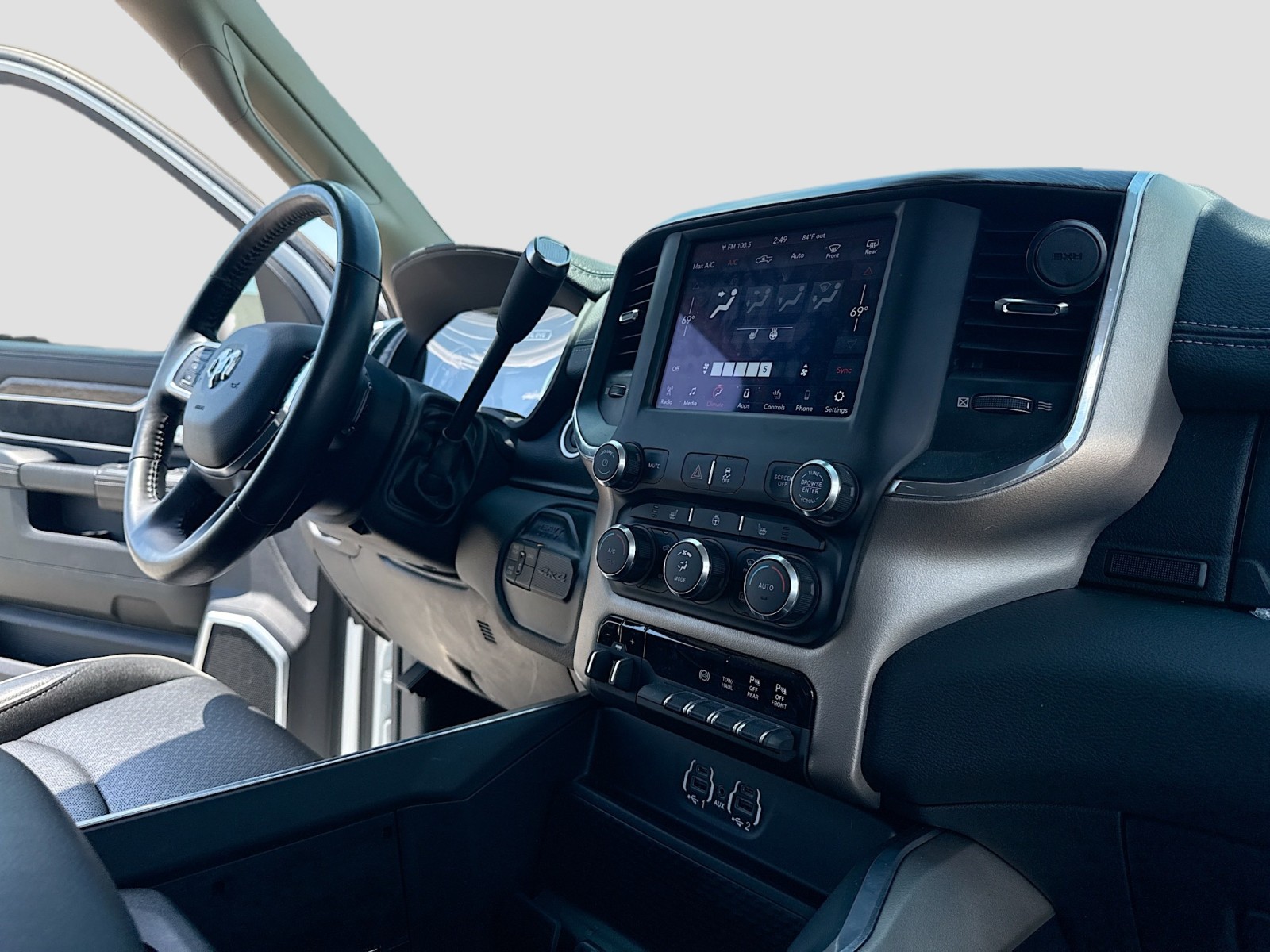 2021 Ram 2500 Laramie photo 28