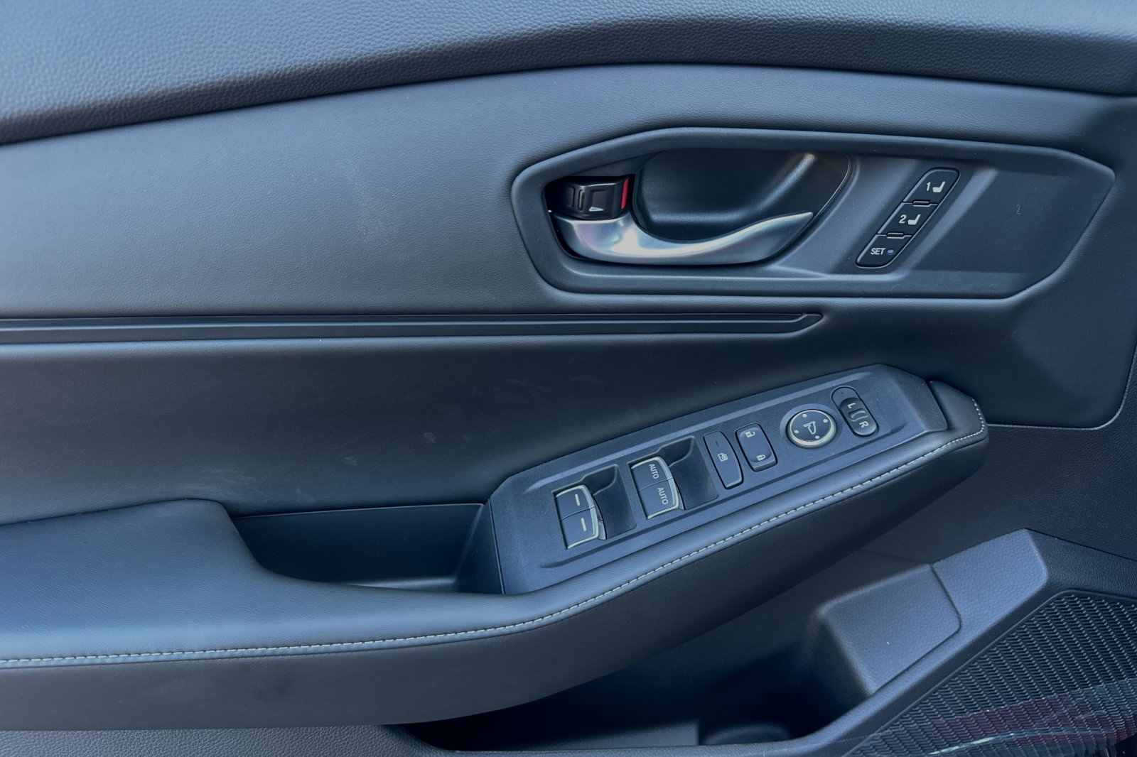 2025 Honda Accord Hybrid Sport-L photo 9