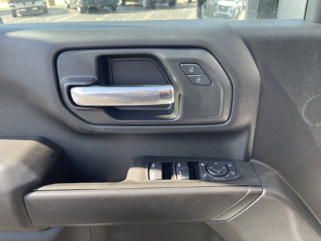 2025 Chevrolet Silverado 2500HD photo 4