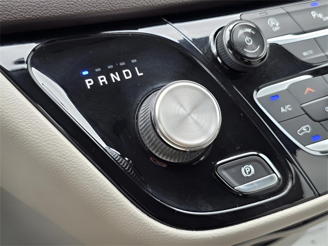 2018 Chrysler Pacifica Touring L photo 24