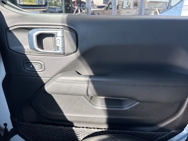 2022 Jeep Wrangler Unlimited Sahara Altitude photo 23