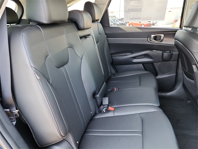 2026 Kia Sorento EX photo 17