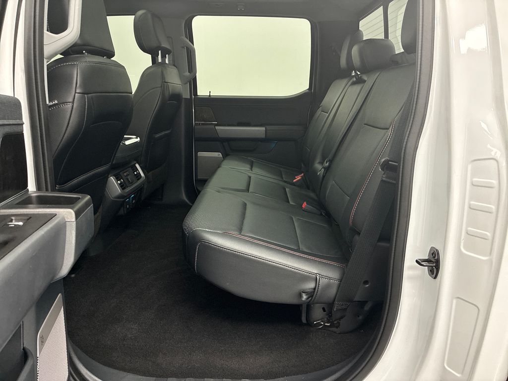 2022 Ford F-150 Lariat photo 25