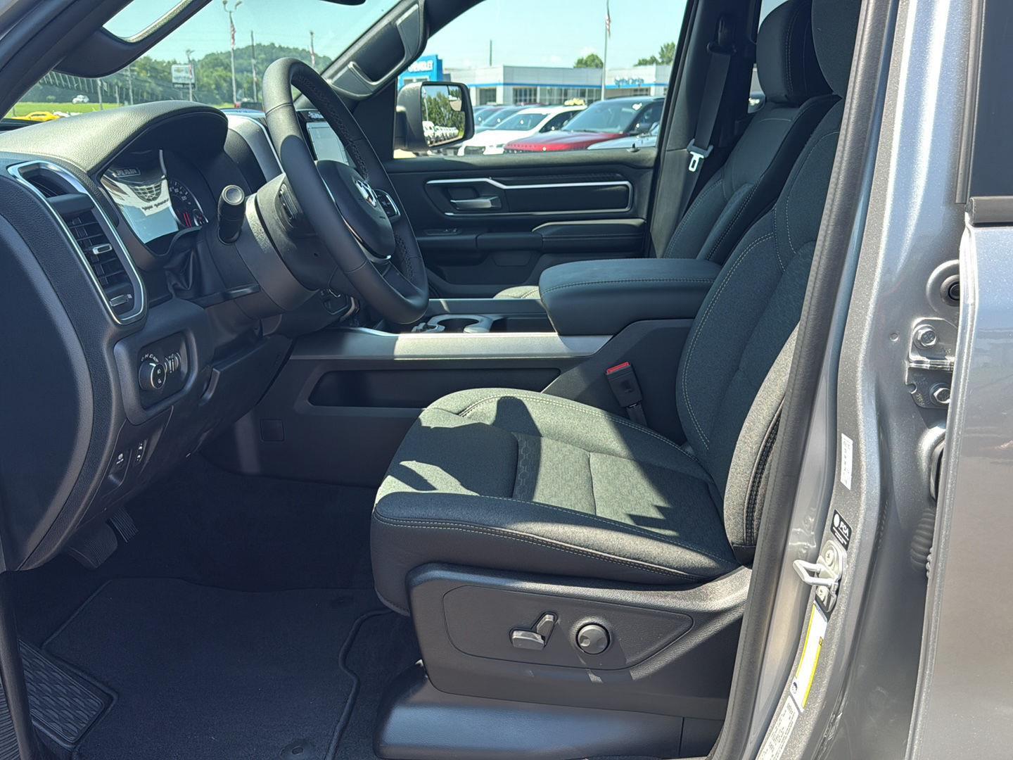 2025 Ram 1500 Big Horn Lone Star photo 8